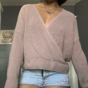 Low cut, backless sweater